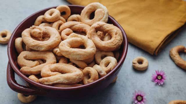 friselle e taralli salentini puglia terra e tavola